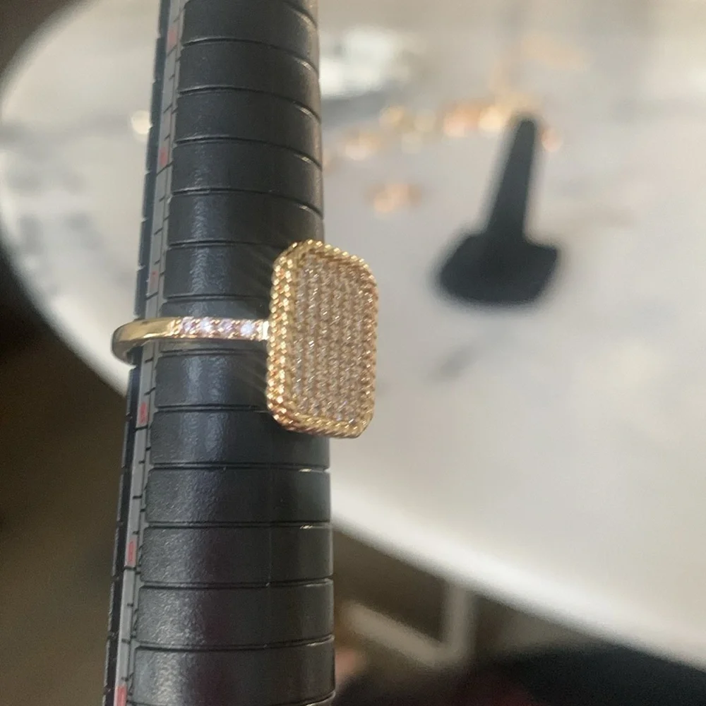 NEW Elegant HIGH END 18k Plated Gold and FAUX Diamonds Ring Size 7.5 (#5) GIFT